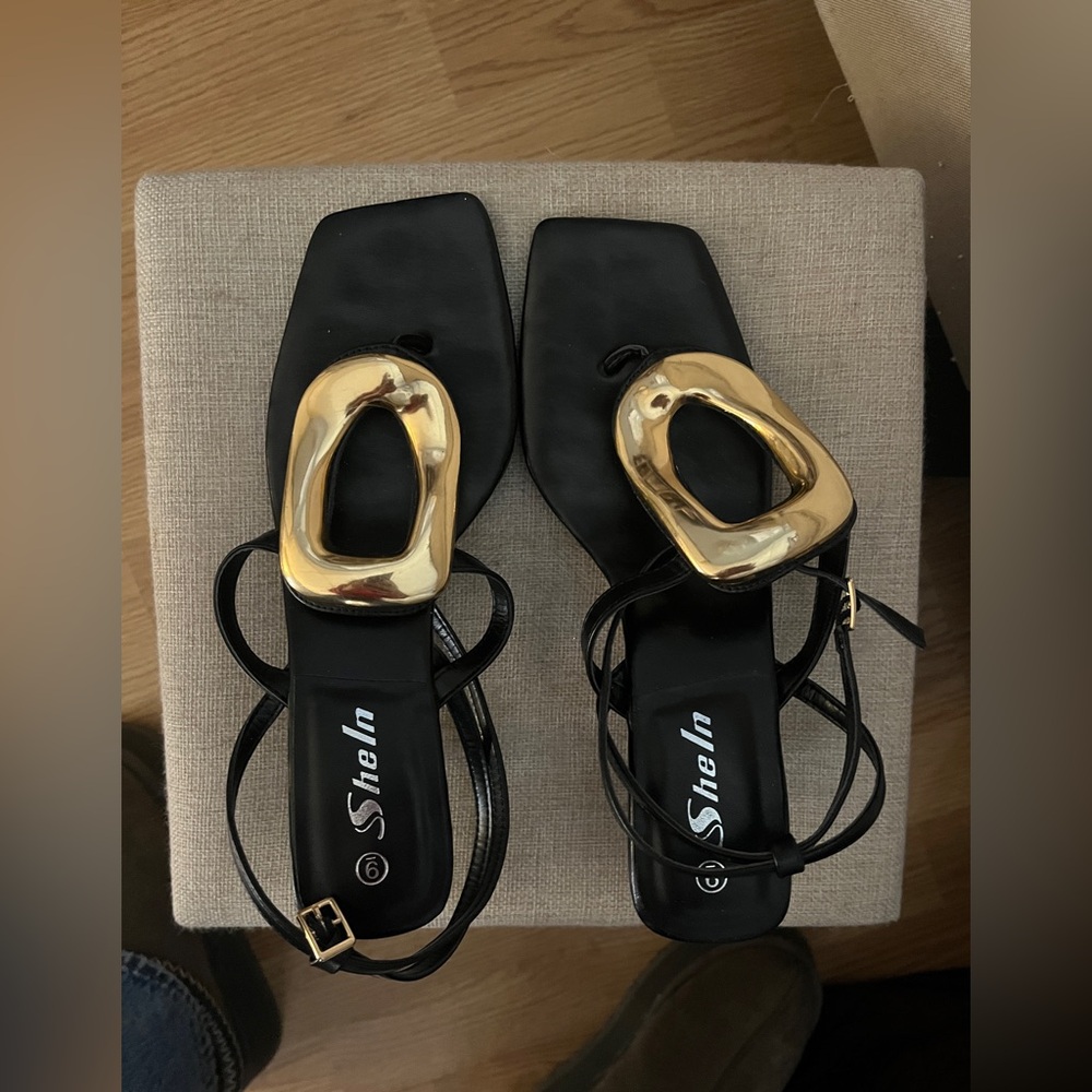 GOLD HIGH HEEL SANDALS